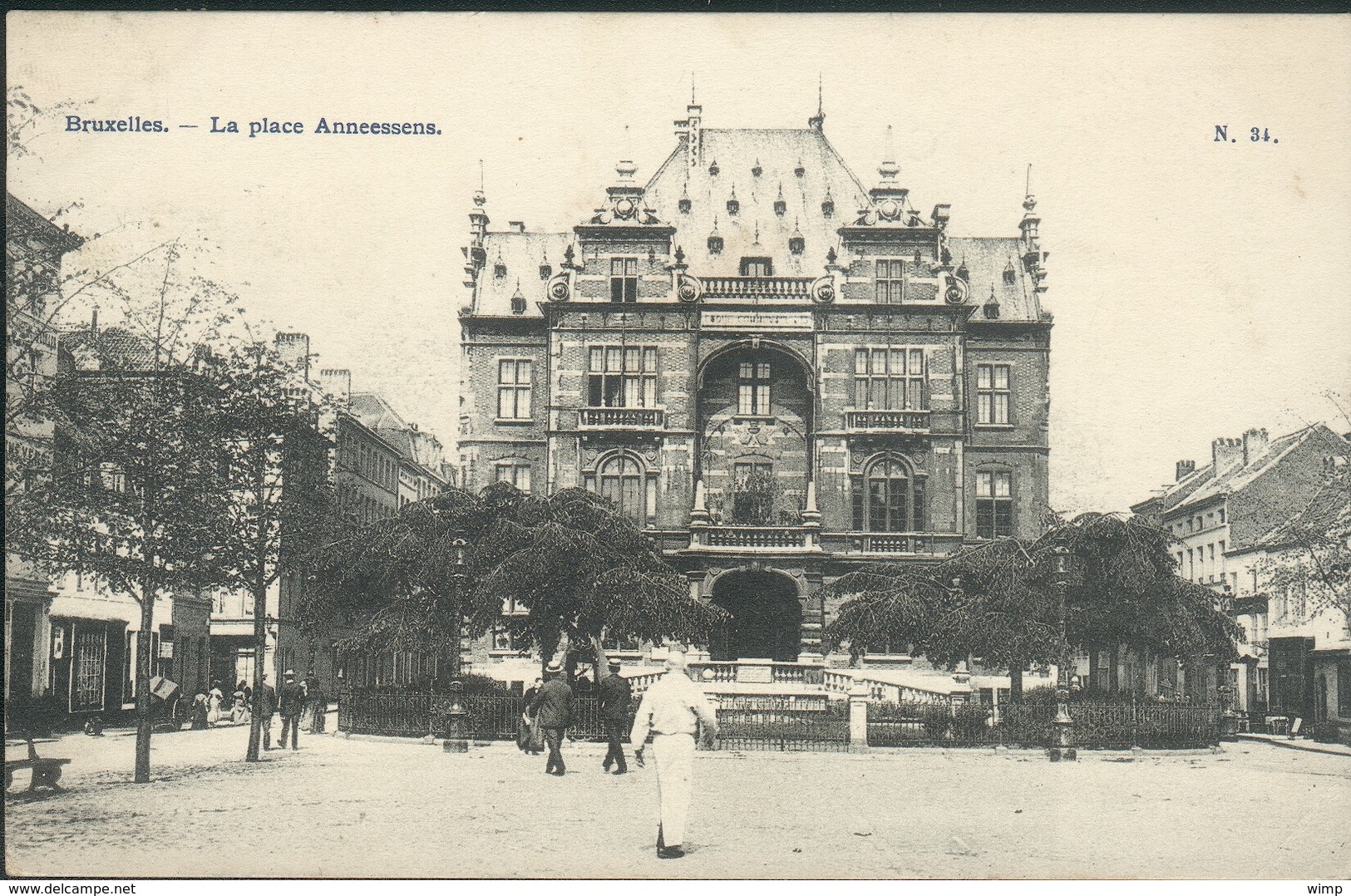 BRUXELLES :  La Place Anneessens - Marktpleinen, Pleinen