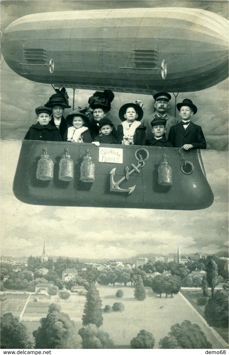 ZEPPELIN  Carte-Photo  (Famille Avec Décors De Zeppelin) - Photographie