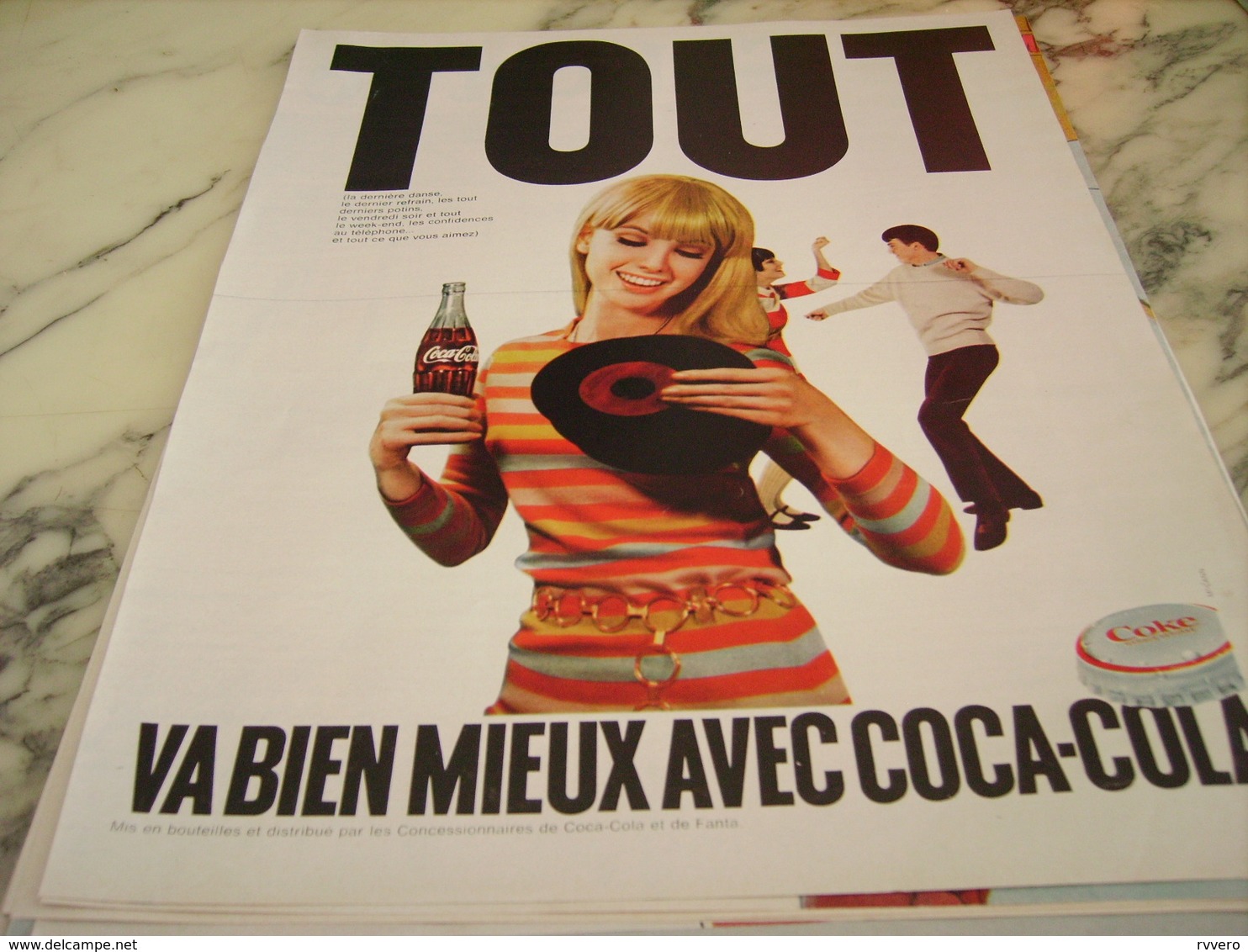 ANCIENNE PUBLICITE TOUT VA BIEN MIEUX AVEC   COCA COLA 1968 - Affiches