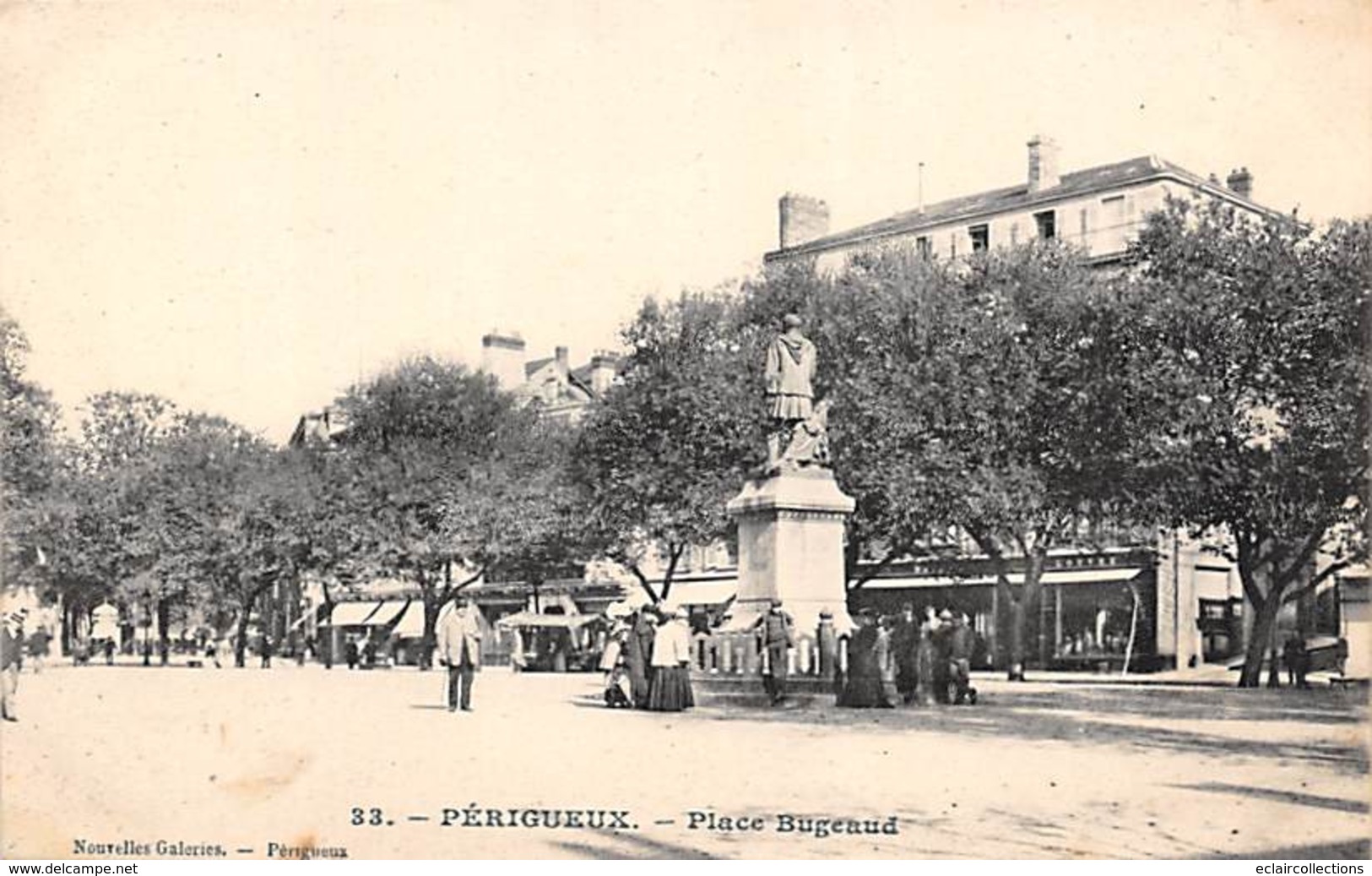 Périgueux         24        Place Bugeaud     (voir Scan) - Périgueux
