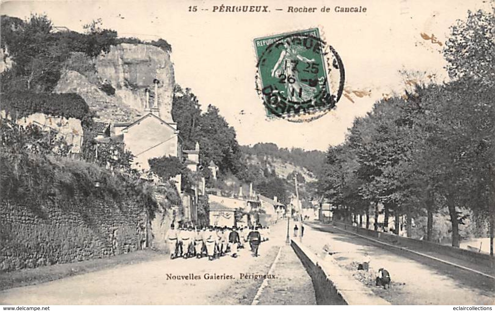 Périgueux         24        Troupe Militaire. Rocher De Cancale  (voir Scan) - Périgueux