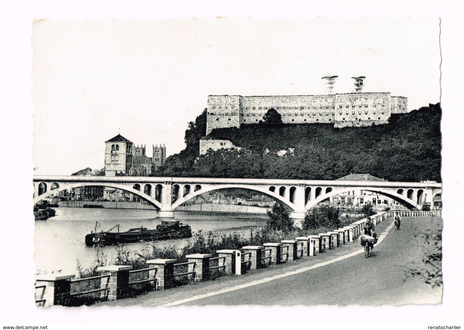 Le Pont Hesbaye-Condroz,le Pont Et La Collégiale.Vélos. - Huy