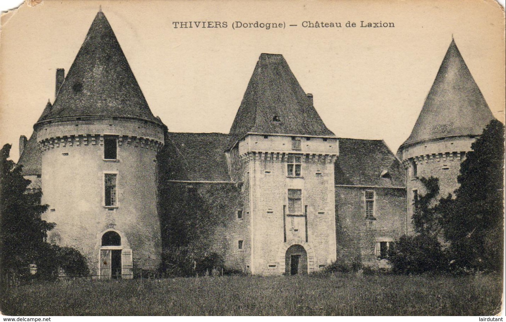 D24  THIVIERS  Château De Laxion ( Coins Coupés ) - Thiviers