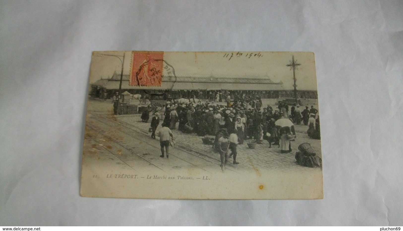 C.P.A  Noir Et Blanc Tréport Le Marché Des Poissons - Pêche