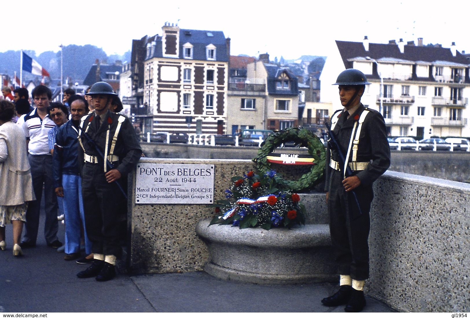 11   _   BRIGADE  PIRON  HERDENKING  NORMANDIA  _  PONT  DES  BELGES - Diapositives (slides)