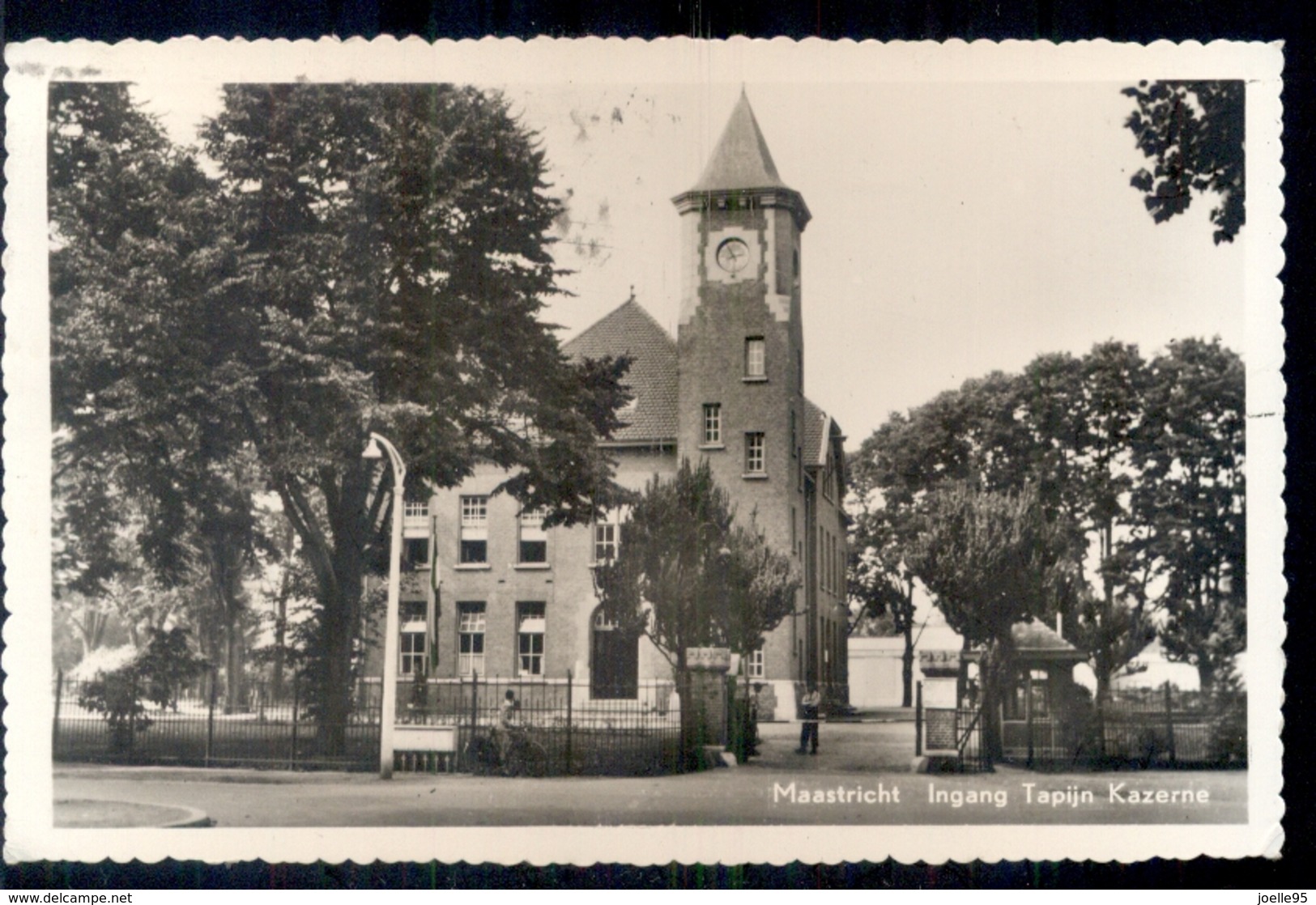 Maastricht - Ingang Tapijn Kazerne - 1958 - Maastricht