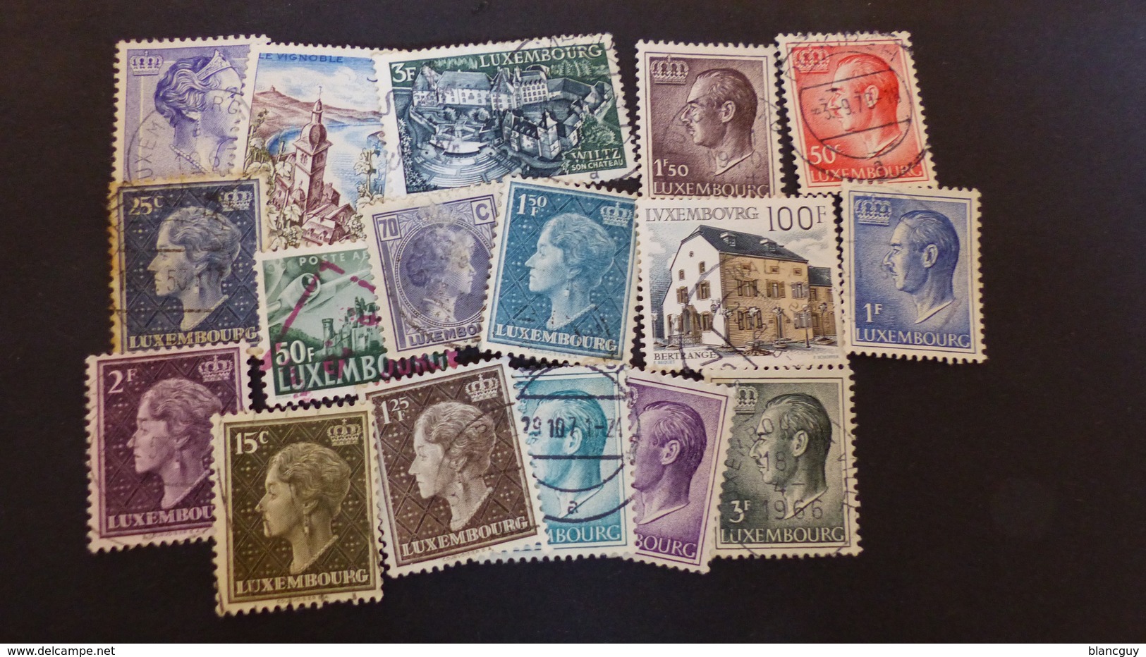 VRAC EUROPE - 1800 timbres d'Europe oblitérés, quelques neufs, tous différents