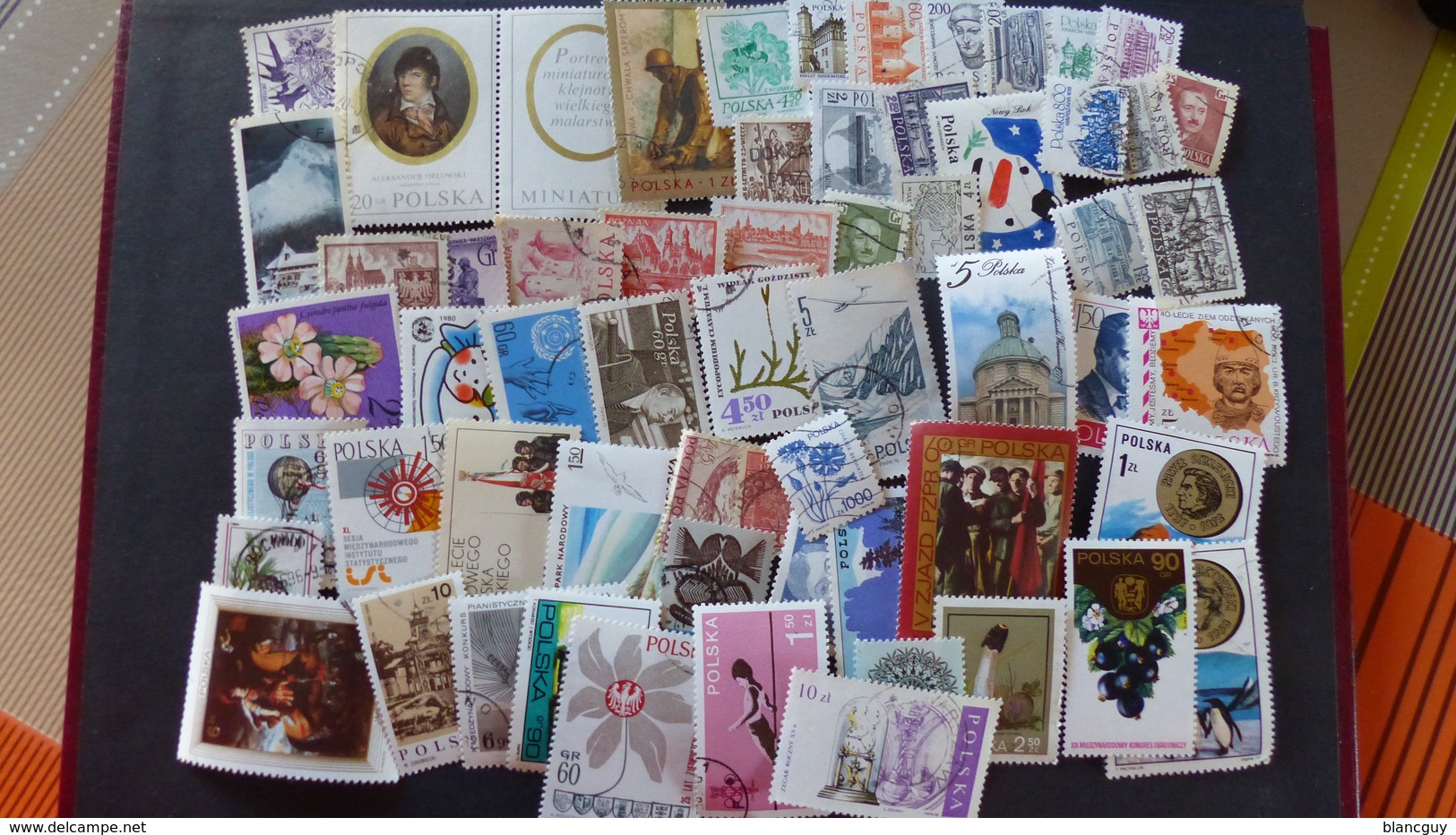 VRAC EUROPE - 1800 timbres d'Europe oblitérés, quelques neufs, tous différents