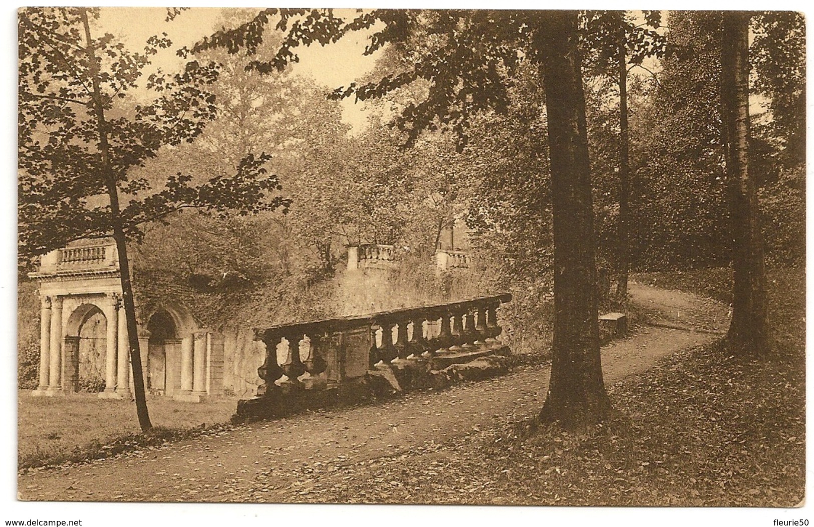 Domaine de MARIEMONT - Royaume de Belgique. Le Parc. Lot de 9 cartes postales anciennes.