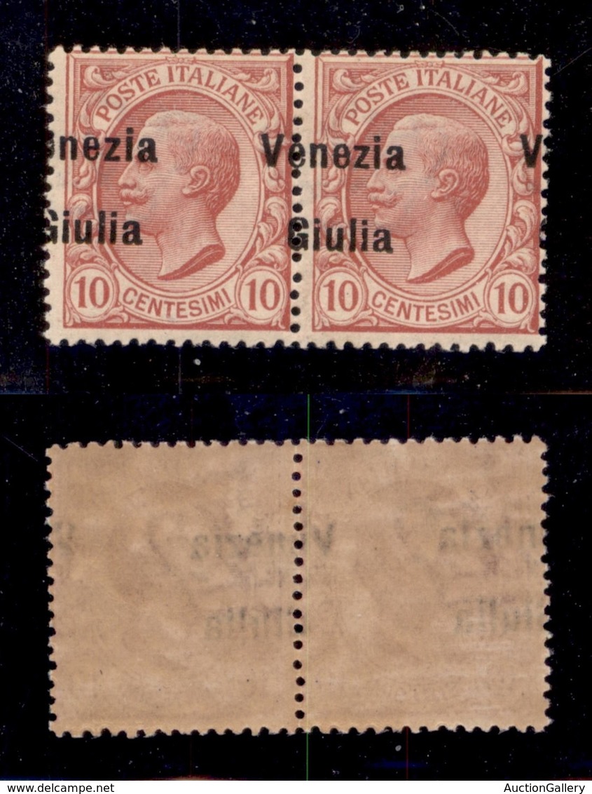 OCCUPAZIONI - VENEZIA GIULIA - 1918 - 10 Cent (22ead) - Coppia Orizzontale Con Soprastampa A Cavallo (V A Sinistra) - Go - Other & Unclassified