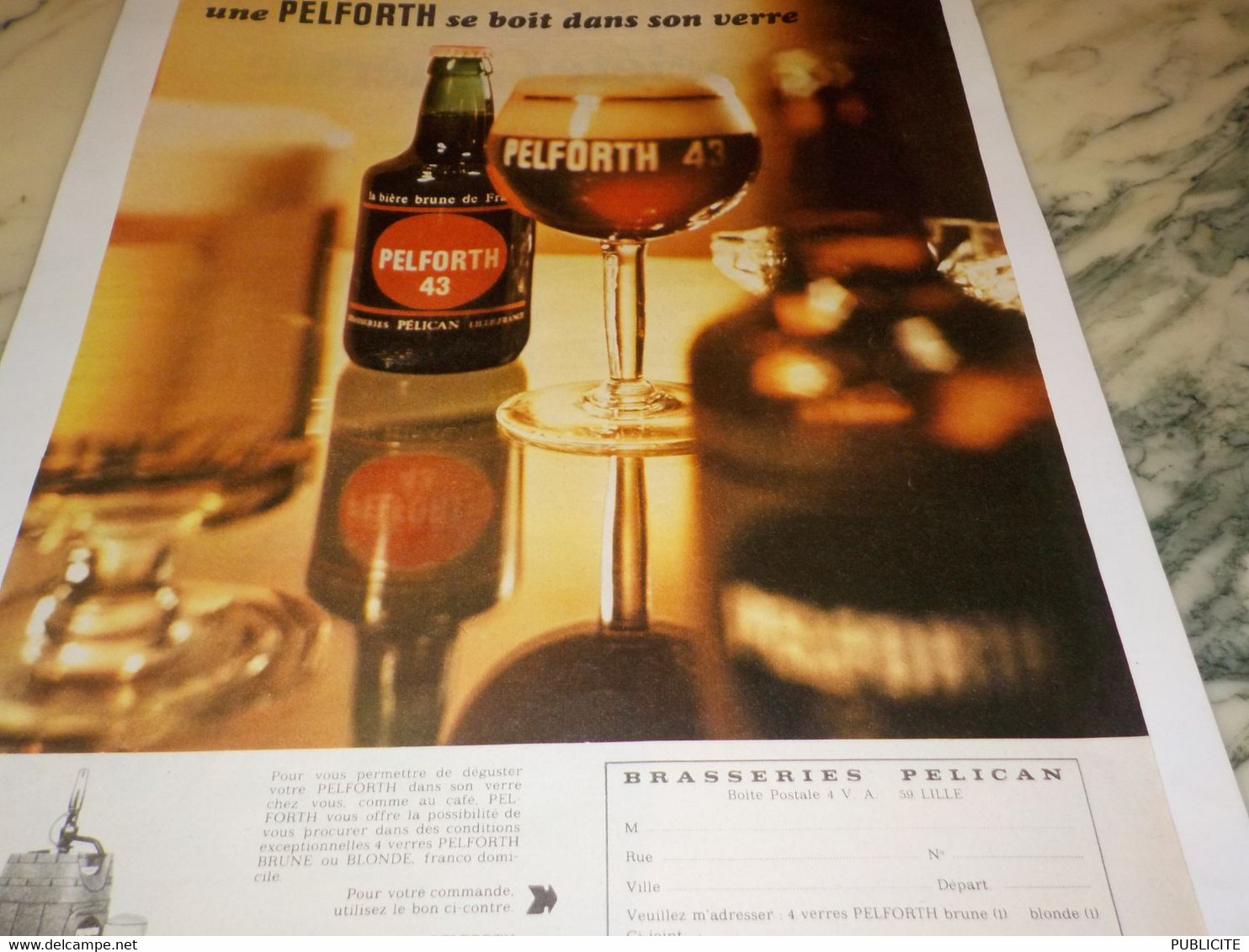 ANCIENNE PUBLICITE BIERE  SE BOIT DANS LE VERRE  PELFORTH  1968 - Alcools
