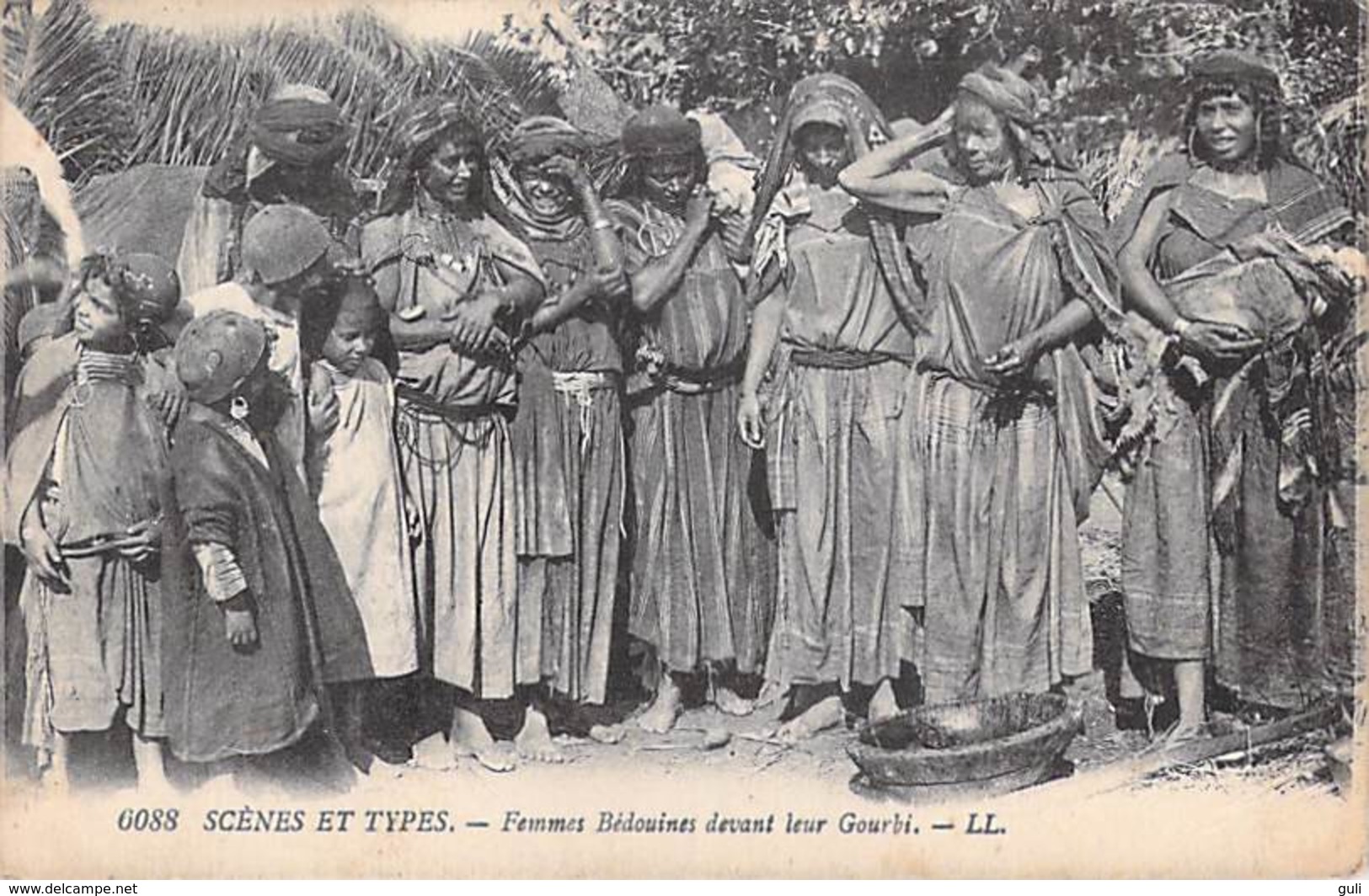 Afrique Algérie> Scènes & Types Femmes Bédouines Devant Leur Gourbi  (Edition  LL N°6088 )* PRIX FIXE - Scènes & Types
