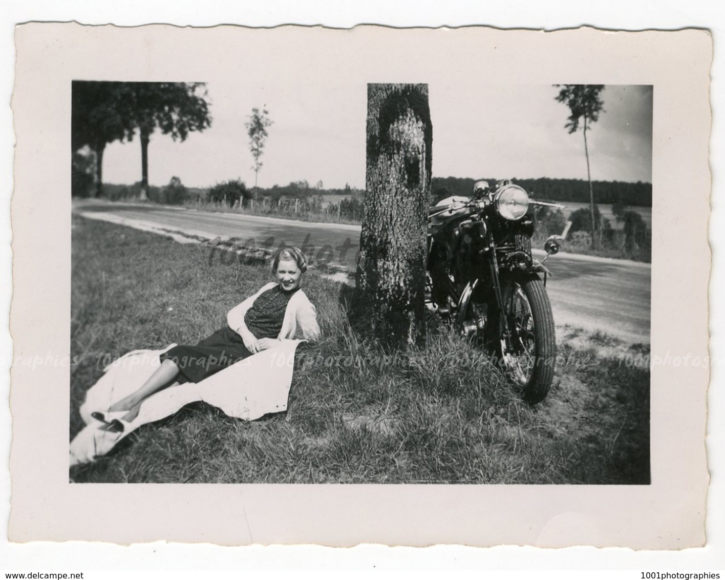 Portrait D&#039;une Femme Assise Devant Sa Moto (Saint-Dizier, Juillet 1938). Photo Sortie D&#039;un Album D&#039;un Voy - Other & Unclassified