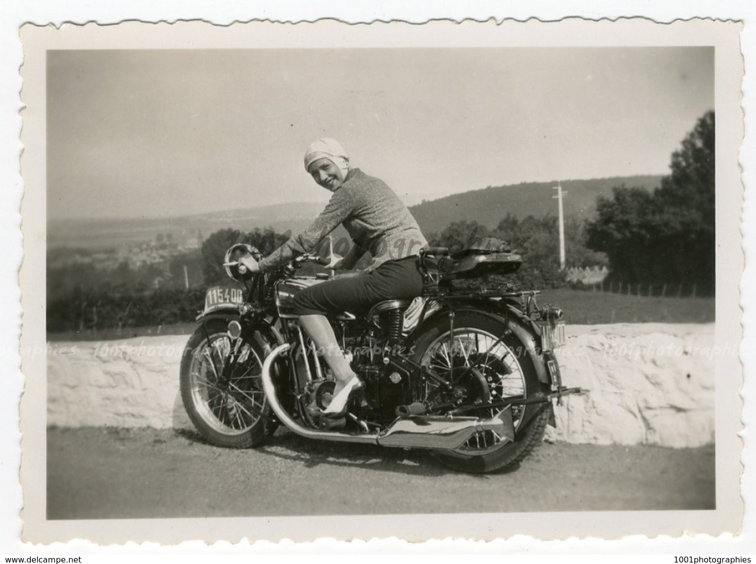 Portrait D&#039;une Femme Posant Sur Une Moto, Harz&eacute;, Aout 1936. Photo Sortie D&#039;un Album D&#039;un Voyage En - Autres & Non Classés