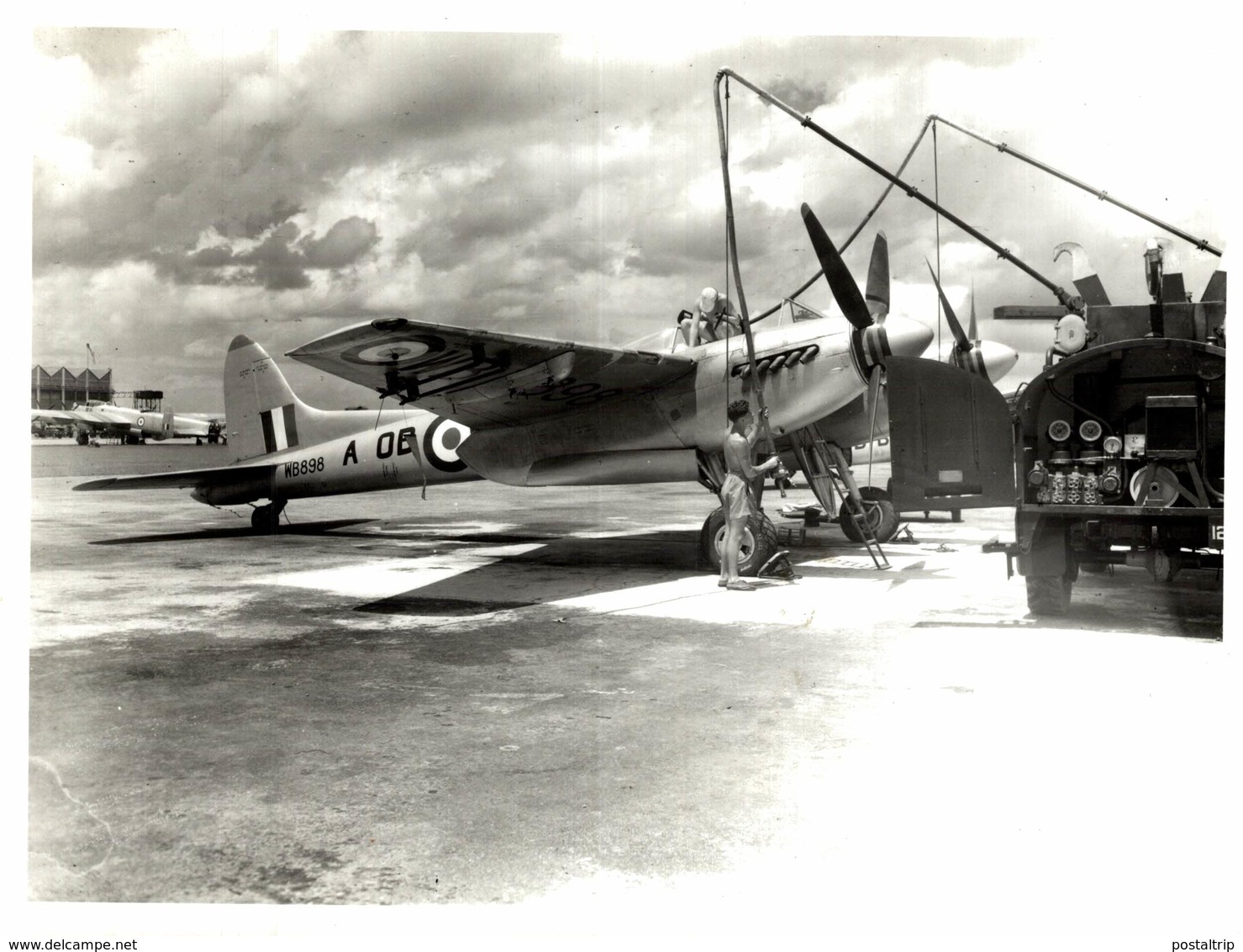 De Havilland DH  HORNET     21 * 17  Cm - Aviación