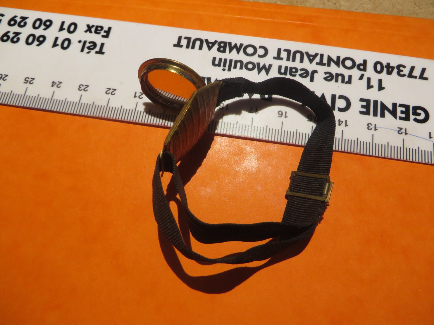 bracelet ,MIROIR et BOITE à PILLULE,tres original