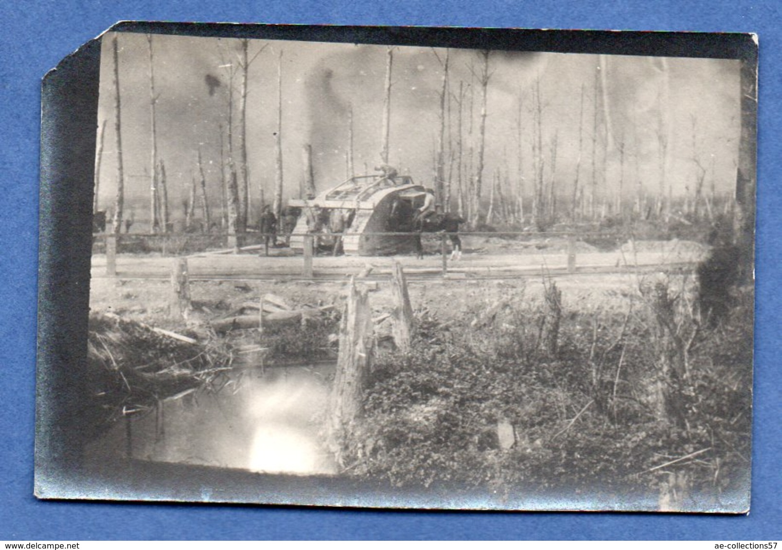 Petite Photo  -    Tank Au Front - War 1914-18