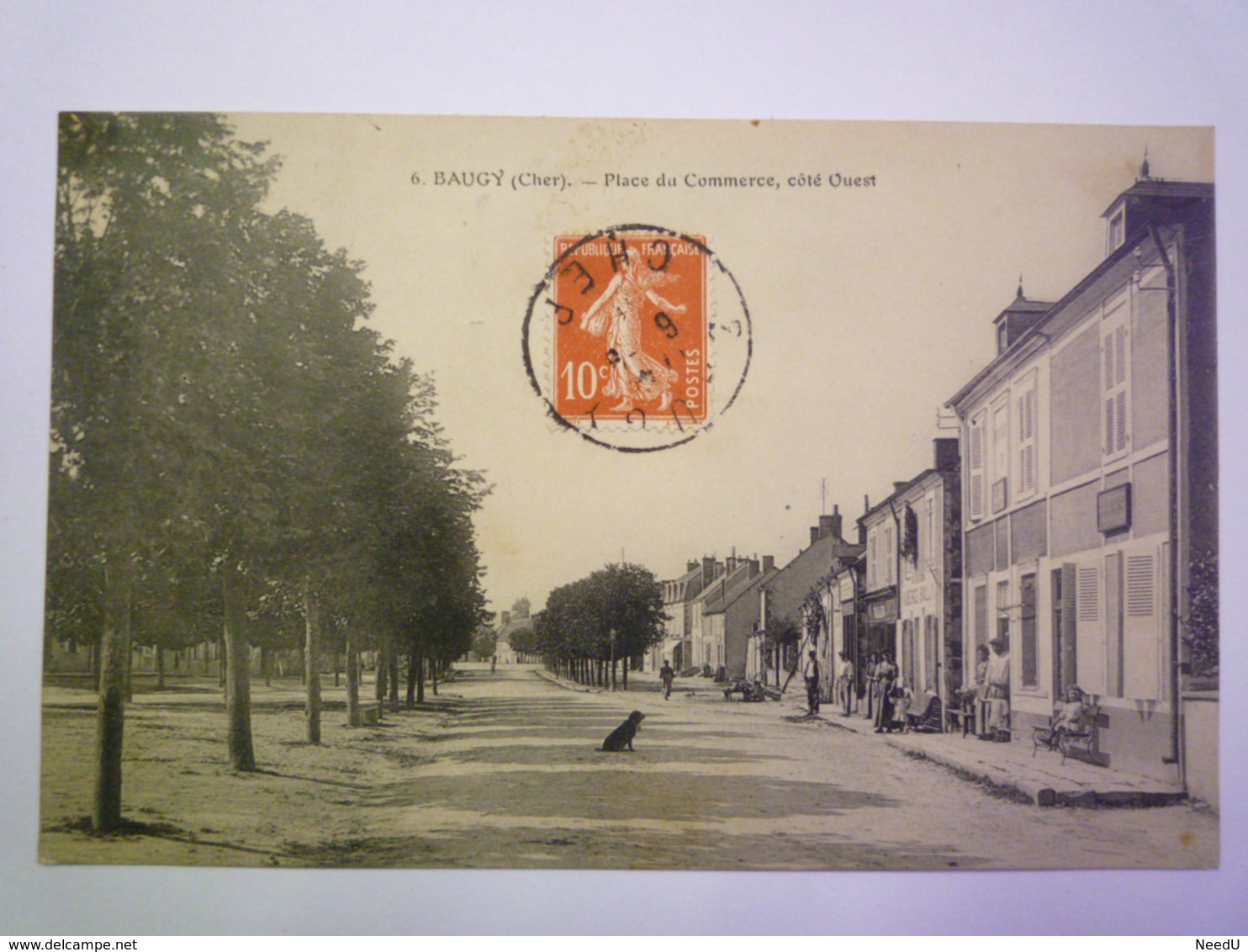 GP 2019 - 130  BAUGY  (Cher)  :  Place Du Commerce , Côté Ouest   1910   XXX - Baugy