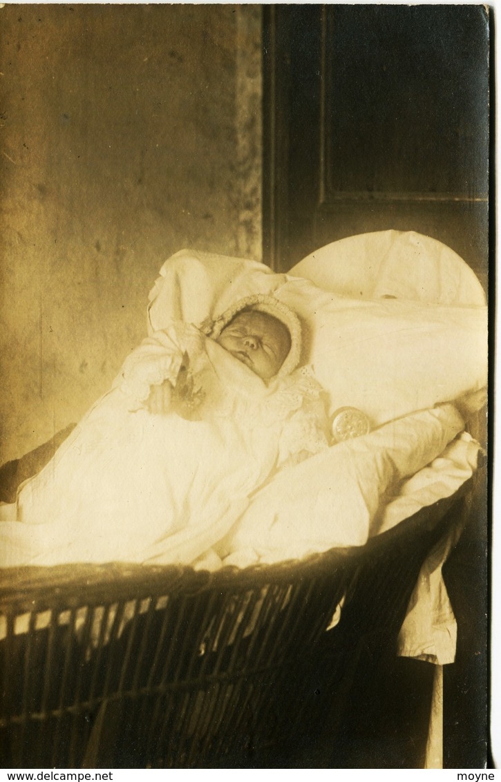 8756 Photo Post-mortem D'un Bébé - Enfant Mort, Dead Child, Baby   ?  -  Vers 1900/1910  - Sujet Rare - - Old (before 1900)