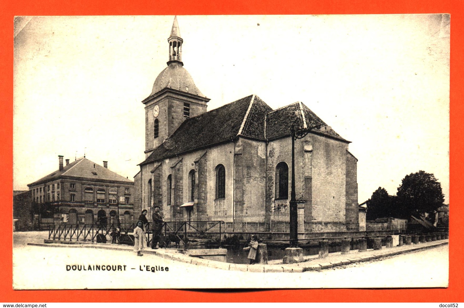 CPA 52 Doulaincourt " L'église " - Doulaincourt