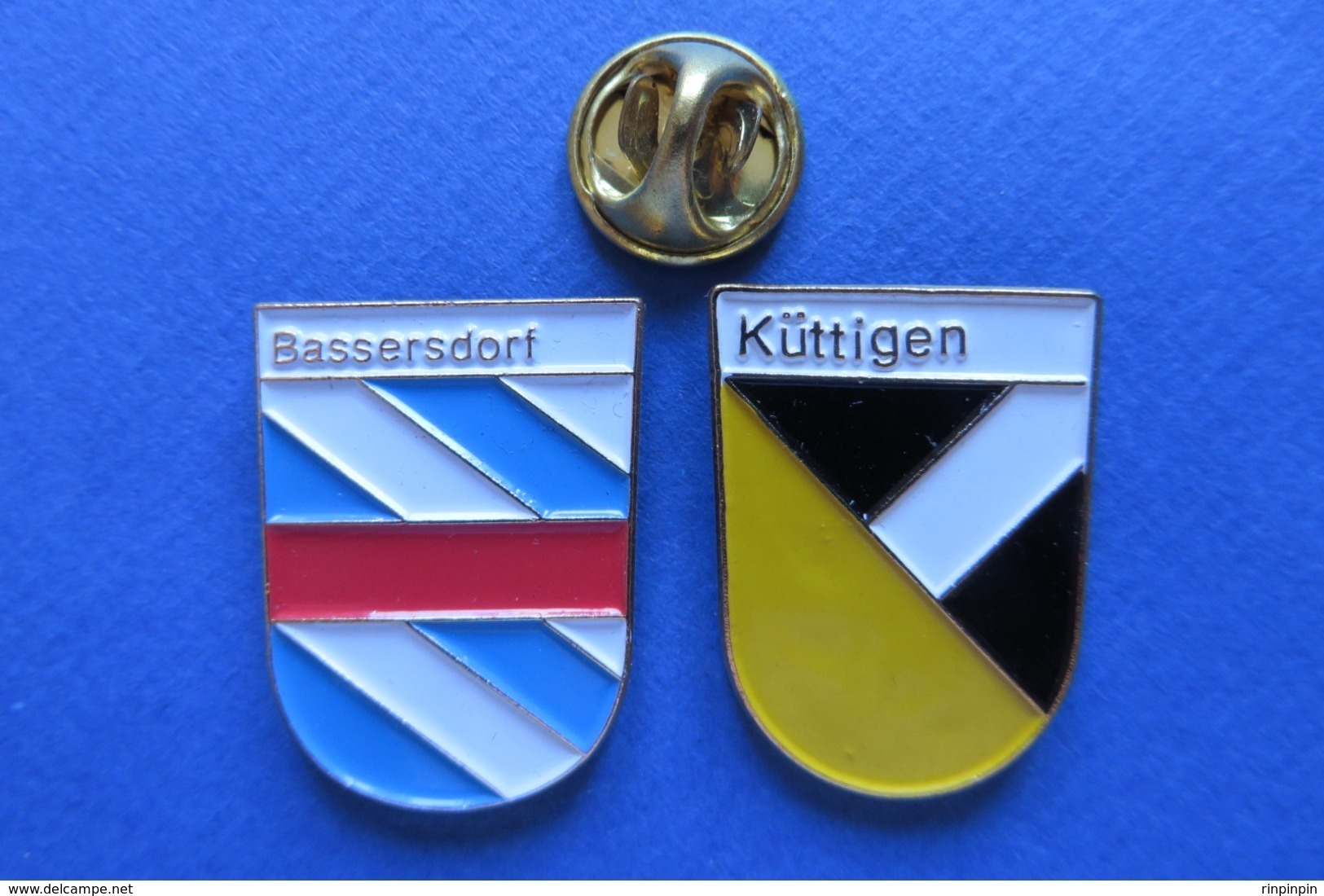 2 Pin's, Ville,Village,BASSERSDORF,KÜTTIGEN, Blason, Suisse, Wappen, - Villes