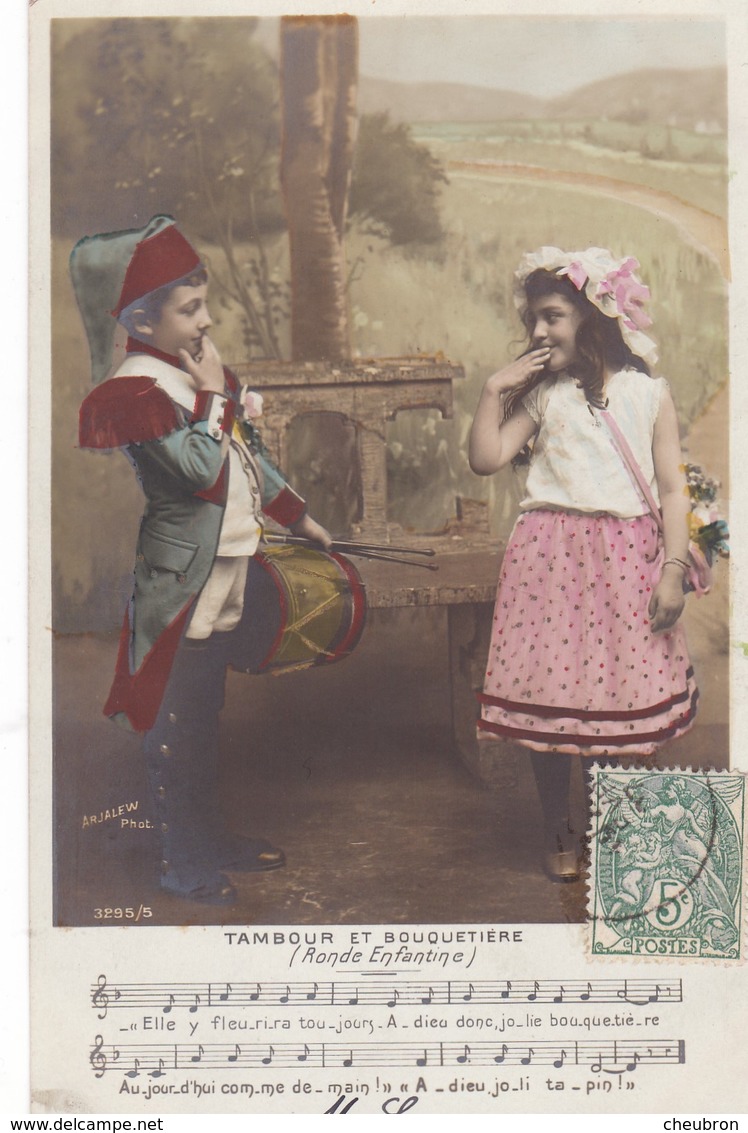 CARTE FANTAISIE. CPA . SÉRIE COMPLÈTE  5 CARTES. ENFANTS ET LA CHANSON " TAMBOUR ET BOUQUETIERE " ANNEE 1907 + TEXTE