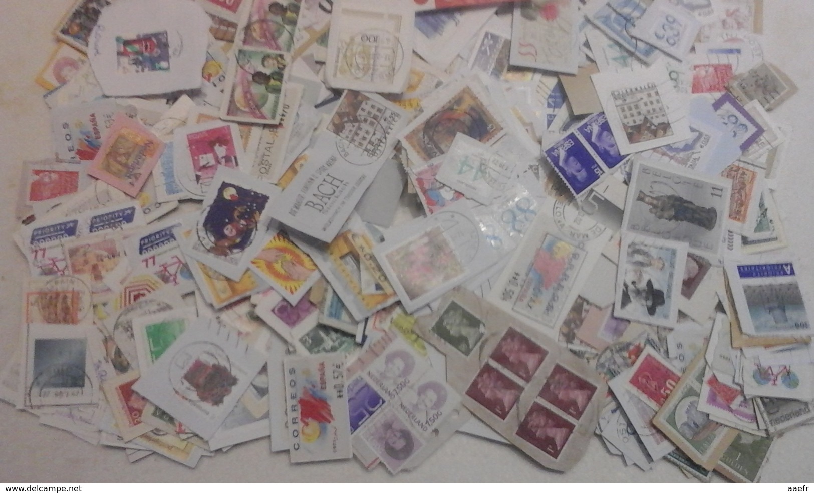 Europe Occidentale - Petit Lot De 450 Grammes De Timbres° Sur Fragments - + De 2250 Timbres - Vrac (min 1000 Timbres)