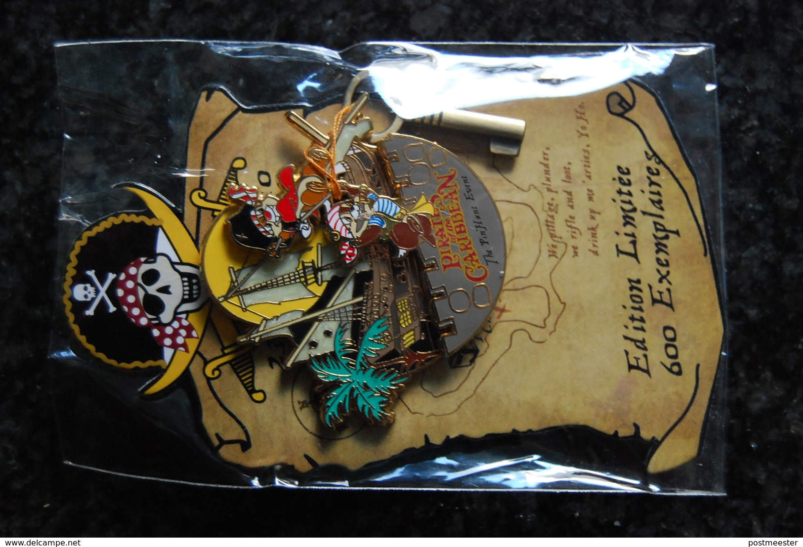 DLRP -The Pin'Hunt Event - Pirates Of The Caribbean - Chip & Dale On Pirate Ship   Limited Edition 600 Ex. - Disney