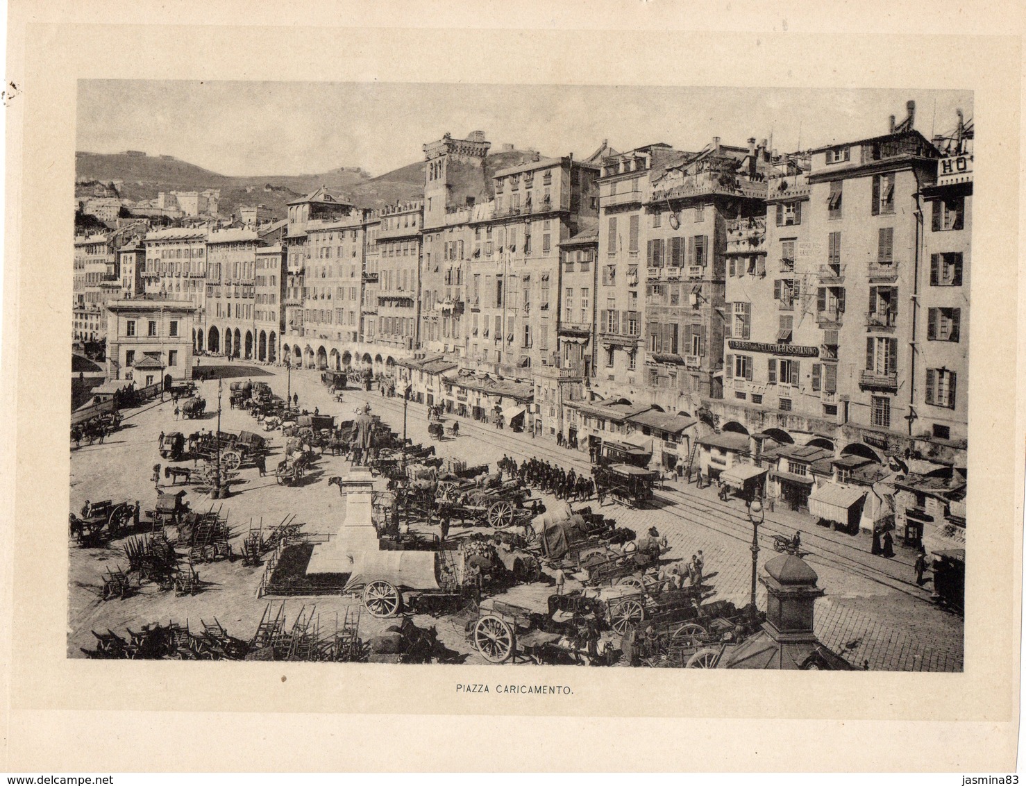 Italie :Genes Piazza Caricamento (reproduction De Photo Ancienne En Noir Et Blanc De 20 Cm Sur 27 Cm) - Autres & Non Classés