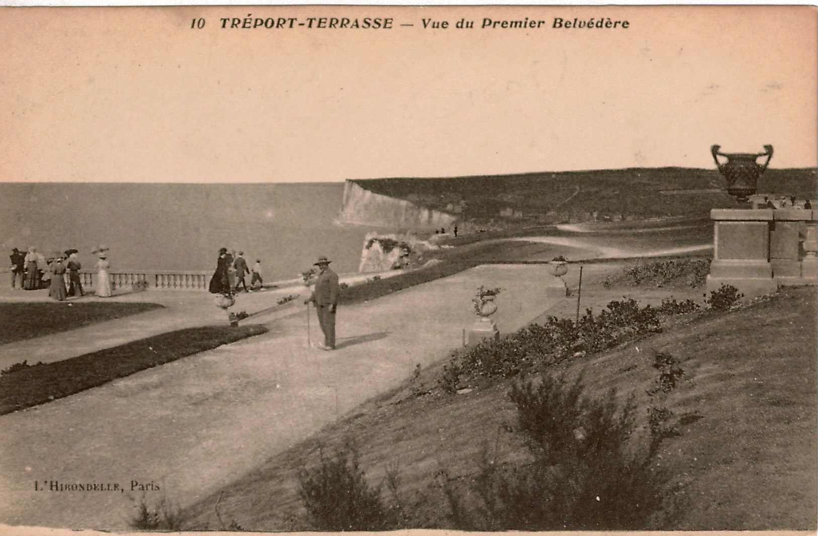 Cpa 76 TREPORT-TERRASSE  Vue Du Premier Belvédère (montée Par Le Funiculaire) Editions L'Hirondelle , Dos Vierge - Le Treport