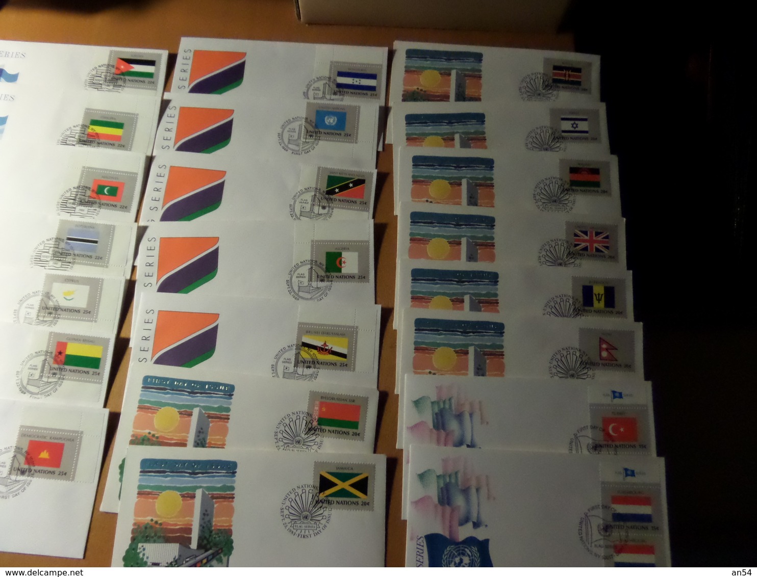 LOT  DE FDC NATIONS UNIES NEW-YORK 229 PIECES  TRES BONNE COTE