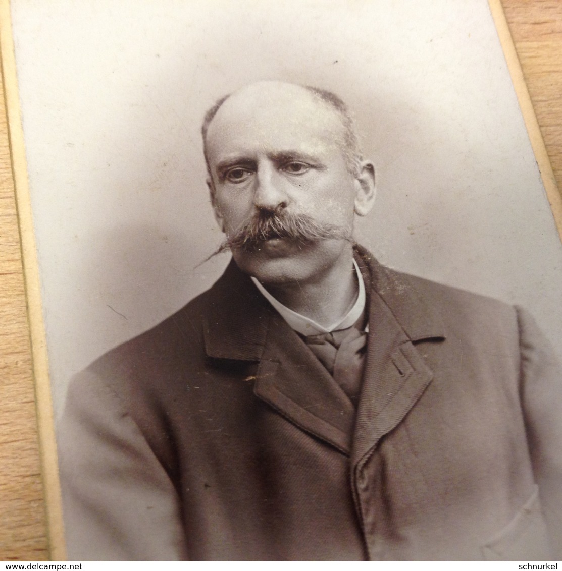 LIEGE - LOUIS HEVELEN - HOMME - MOUSTACHE - Personnes Anonymes