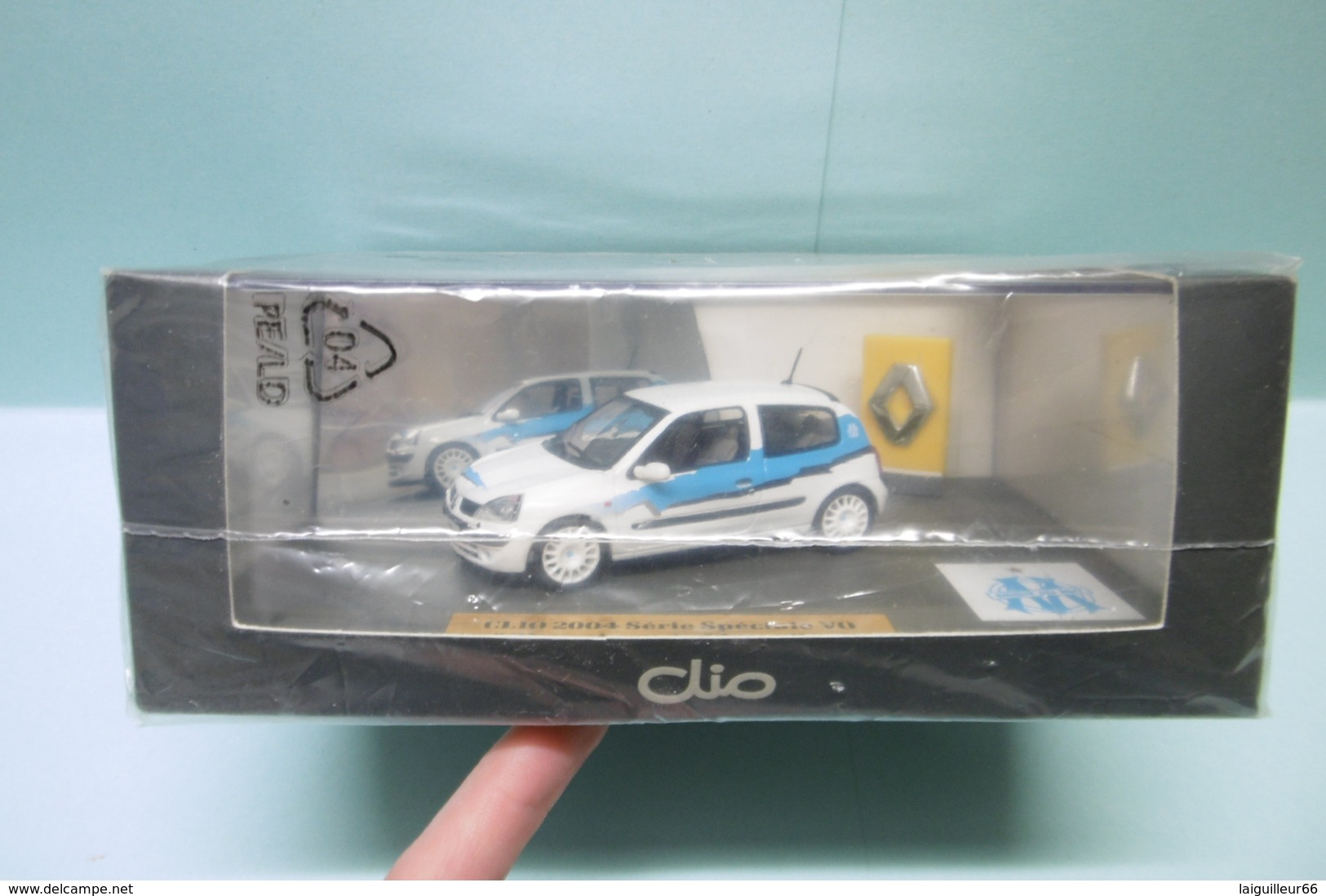 Universal Hobbies UH - RENAULT CLIO 2004 OM Olympique De Marseille Boîte Coffret NBO 1/43 - Autres & Non Classés