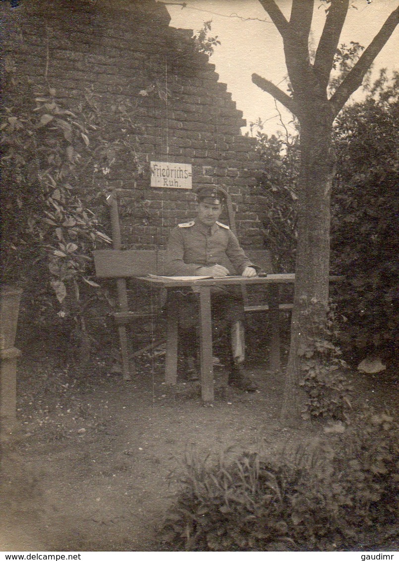 PHOTO ALLEMANDE - OFFICIER DU FELDLAZARET 3 A CROISILLES PRES DE WANCOURT - ARRAS PAS DE CALAIS GUERRE 1914 1918 - 1914-18