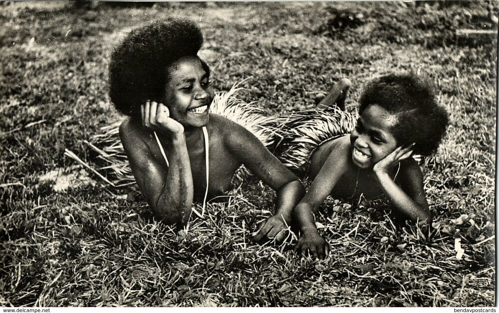 New Guinea, Two Young Papua Girls At Rest (1950s) Mission RPPC - Océanie