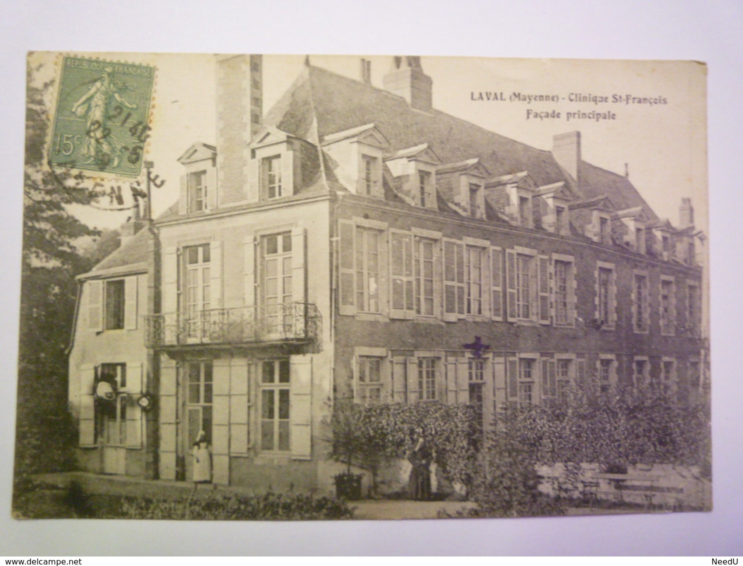 GP 2019 - 193  LAVAL  (Mayenne)  :  CLINIQUE  SAINT-FRANCOIS  -  Façade Principale   1919   XXX - Laval