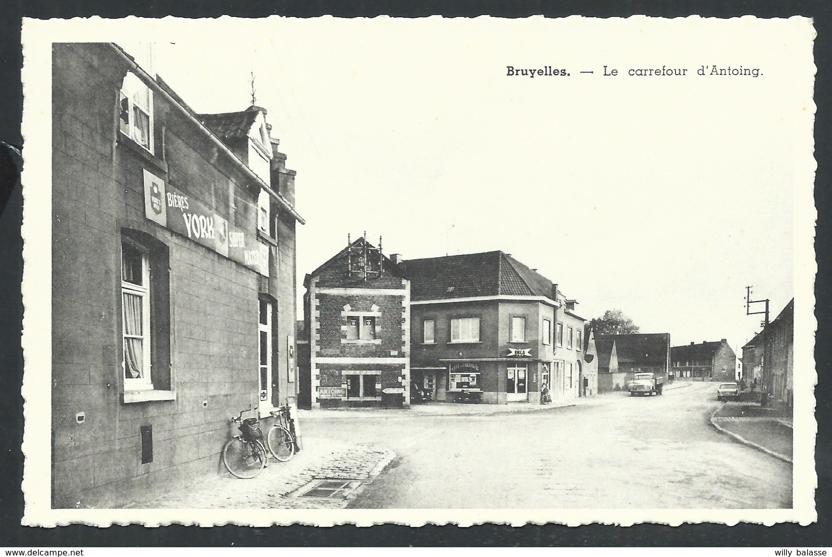 +++ CPA - BRUYELLES - Le Carrefour D'Antoing - Café   // - Antoing