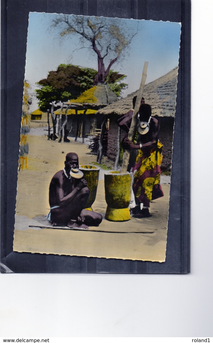Femme à Plateaux - Ethnie Saras - Tchad
