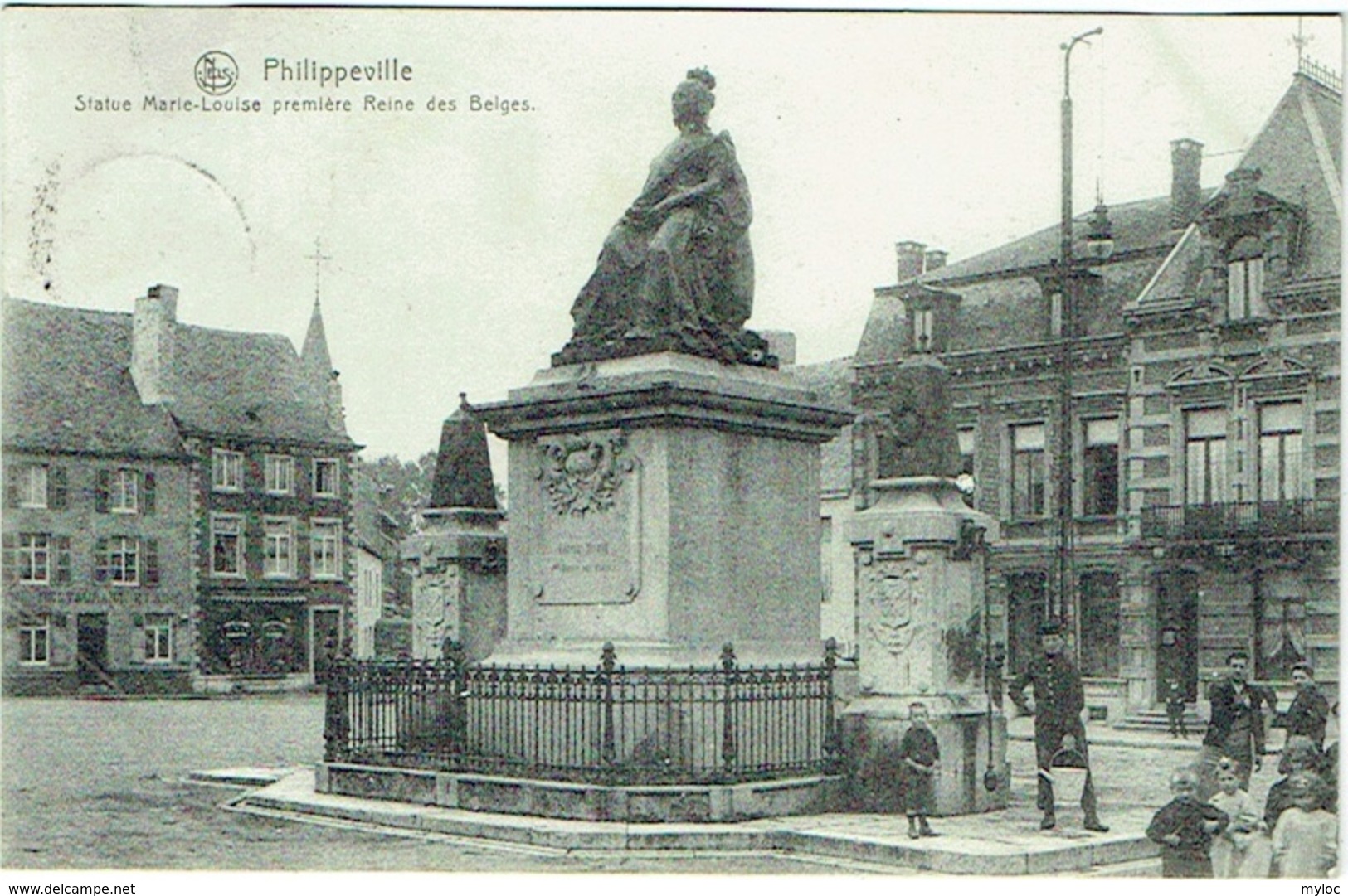 Philippeville. Statue Marie -Louise Première Reine Des Belges. - Philippeville
