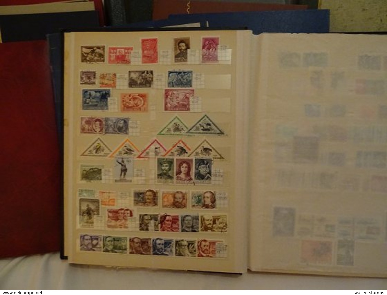 Lot With World Stamps In Albums - Lots & Kiloware (min. 1000 Stück)