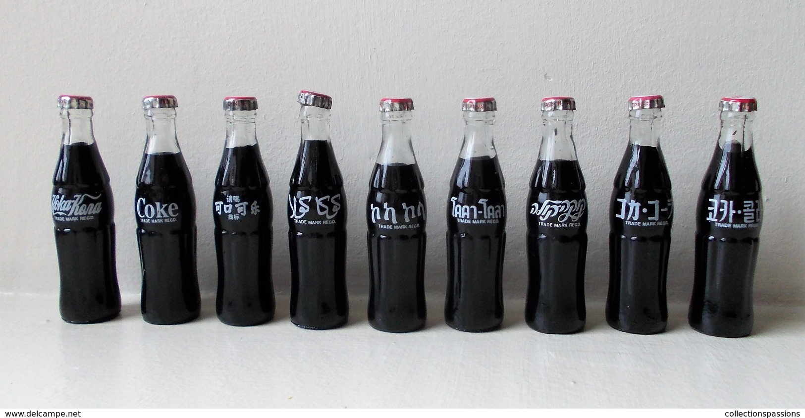 - RARE - Collection Complète Des 9 Mini Bouteilles COCA COLA. Année 80 - - Bouteilles