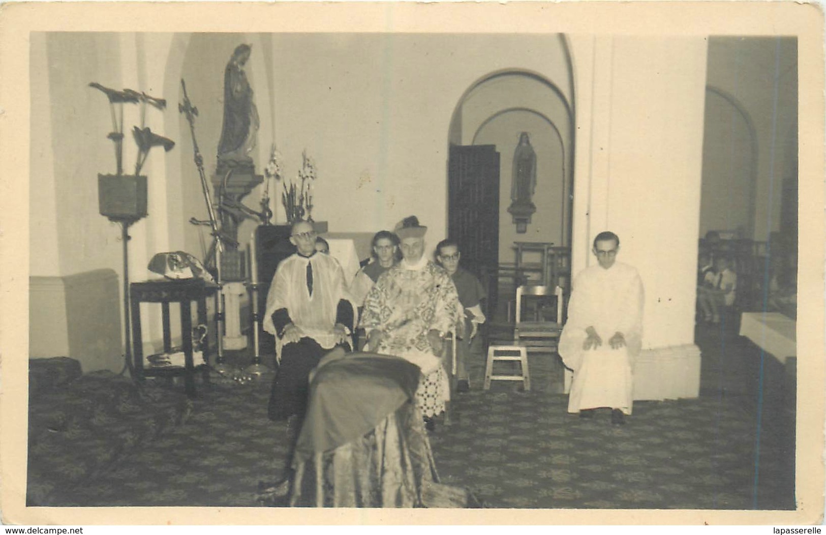 Carte Photo JP Maroldt  Photographe Léopoldville : Intérieur D'une église Avec Pretres - Kinshasa - Leopoldville