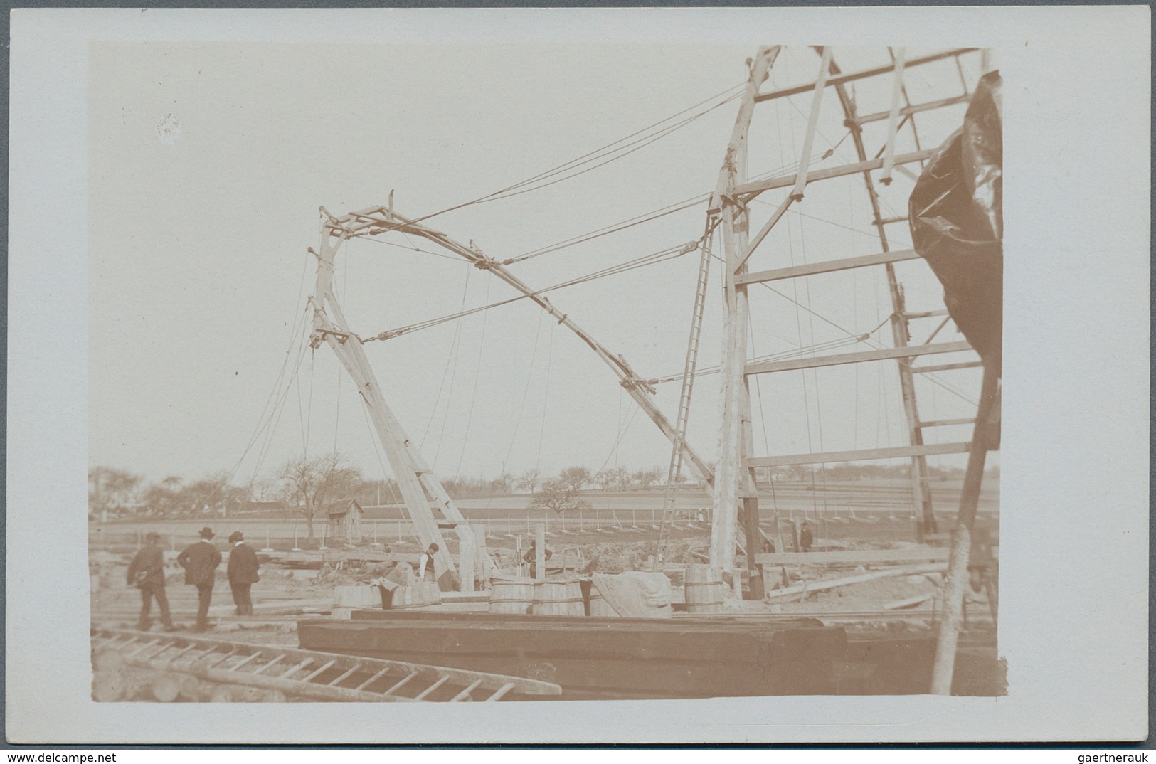 Zeppelinpost Deutschland: Over 140 Zeppelin postcards, mostly Real Photos with the largest part pion