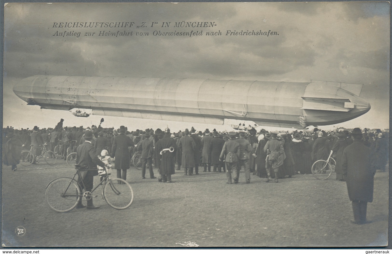 Zeppelinpost Deutschland: Ca 185 Zeppelin postcards and a few photos, with a large number of pieces
