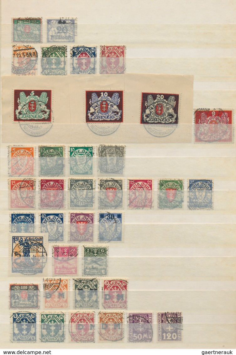 Danzig: 1918-1938 (ca). Stempel-Studie Nach Postämtern Gesammelt. Ca. 1500 Briefmarken (und Einige W - Other & Unclassified