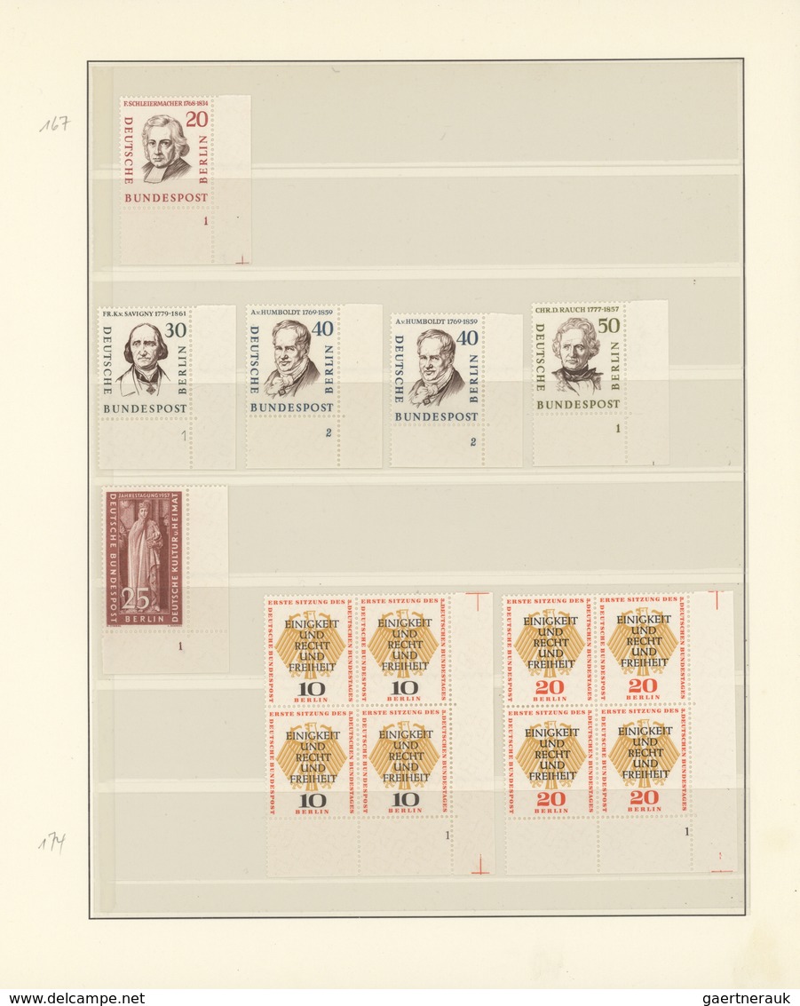 Berlin: 1957/1990, Vorwiegend Postfrische Sammlung Von Ca. 350 BOGENECKEN Mit FORMNUMMERN Mit Dauers - Unused Stamps