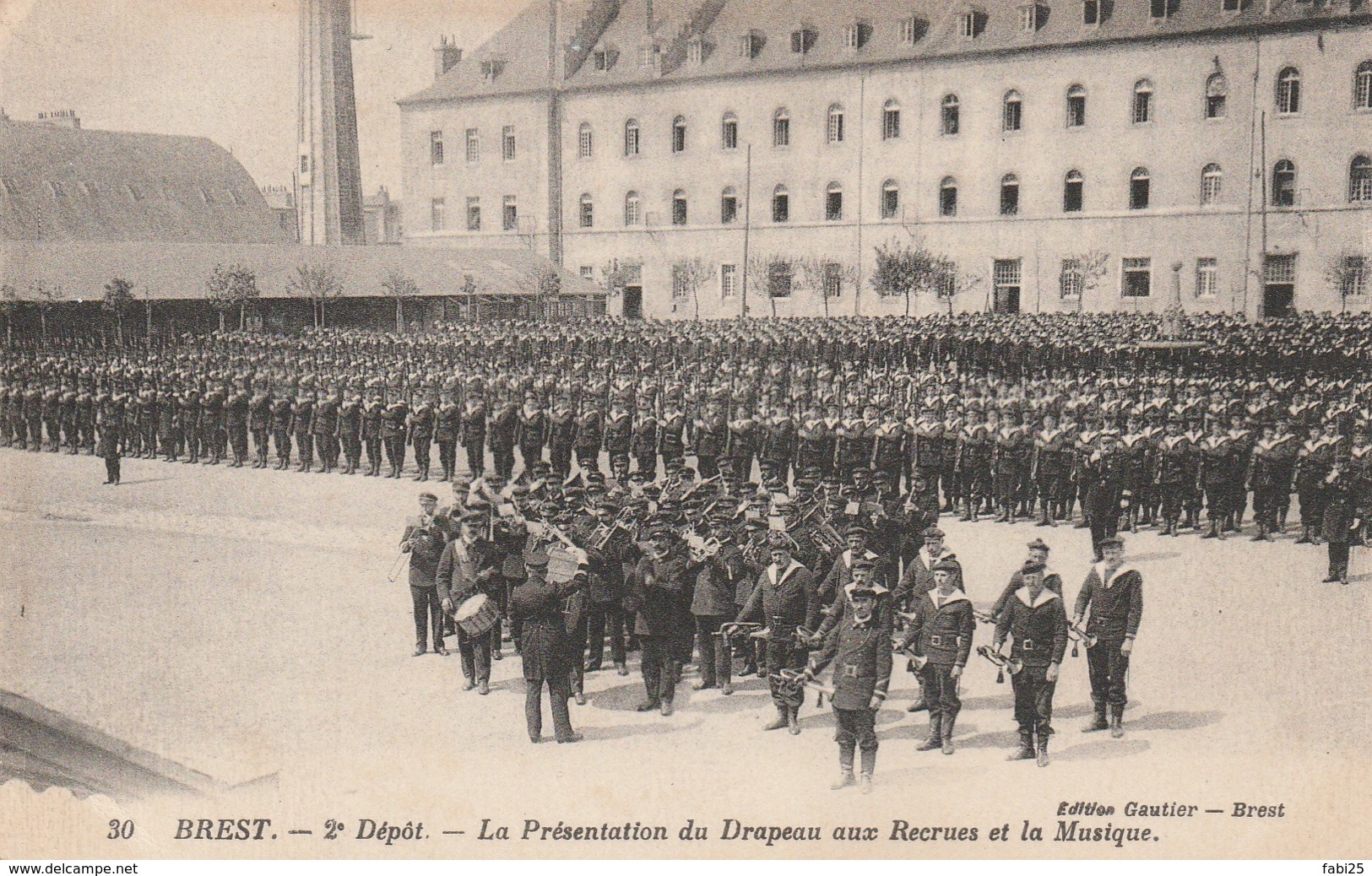 BREST 2e Depôt La Présentation Du Drapeau Aux Recrues Et La Musique Fanfare - Brest