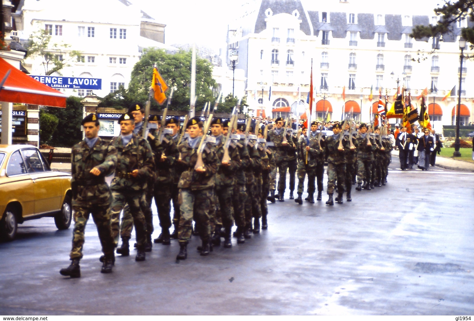 29    -  HERDENKING  VAN NORMANDIE    BRIGADE  PIRON    _  CABOURG - Diapositives