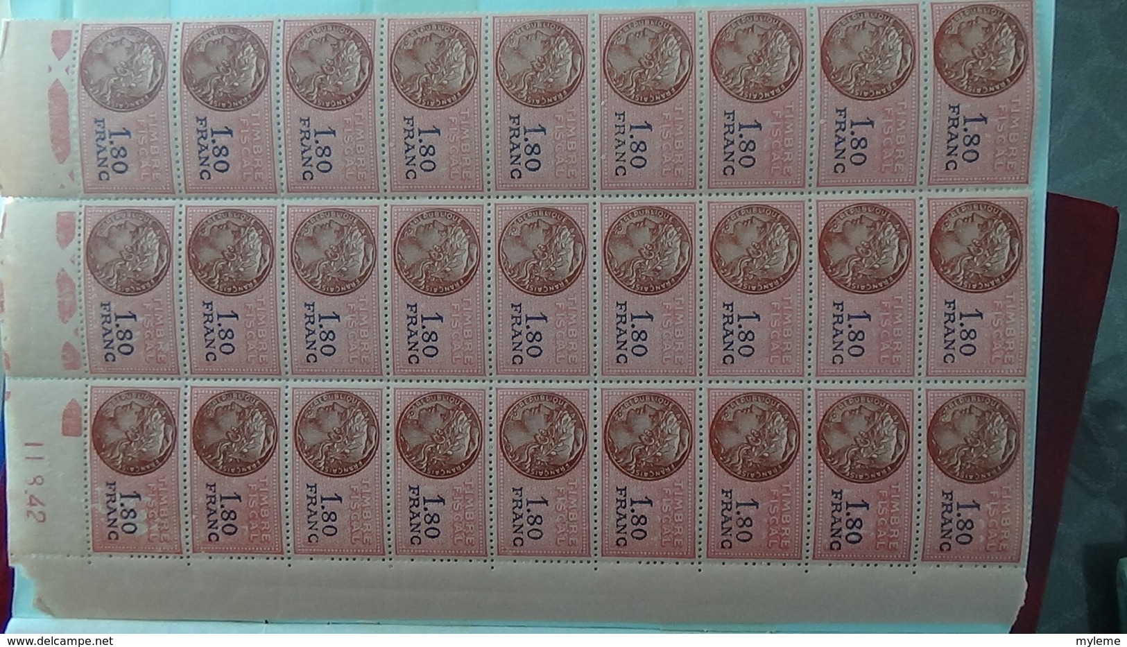 Carnet à choix avec 180 timbres fiscaux tous ** et coins datés. Pas commun !!!