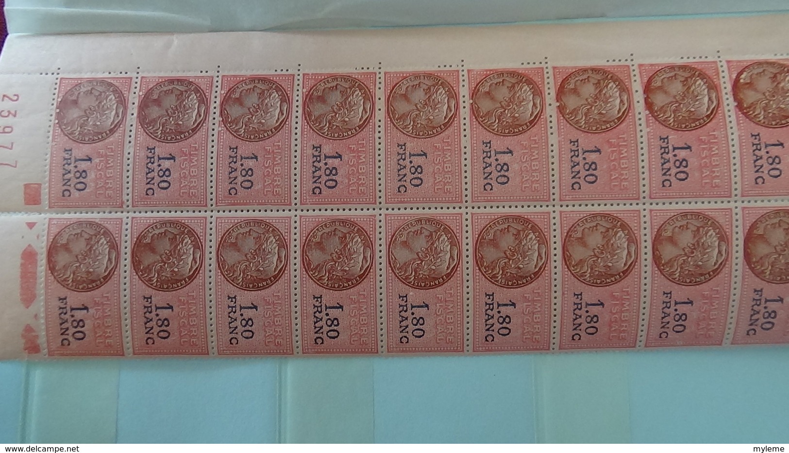 Carnet à choix avec 180 timbres fiscaux tous ** et coins datés. Pas commun !!!